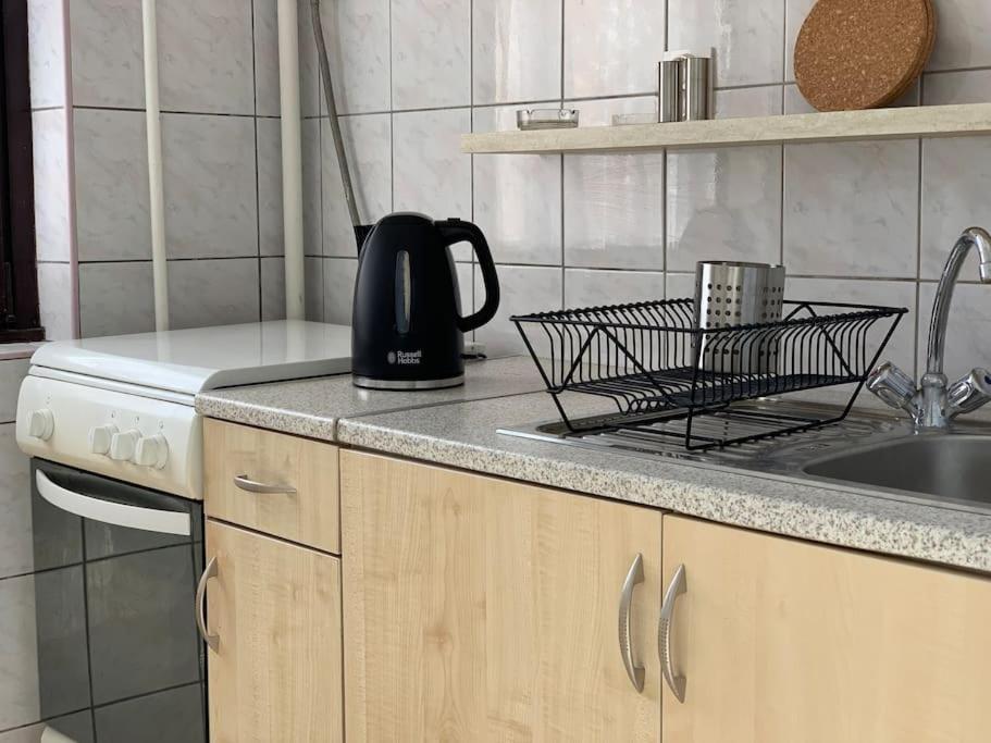 Charming Private In A Great Location Apartment *