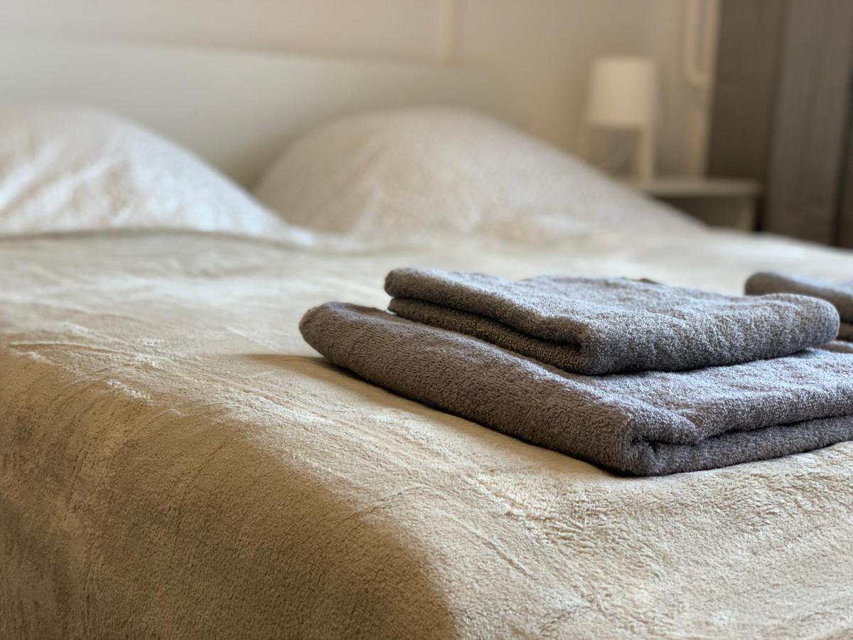 Charming Private In A Great Location Apartment
